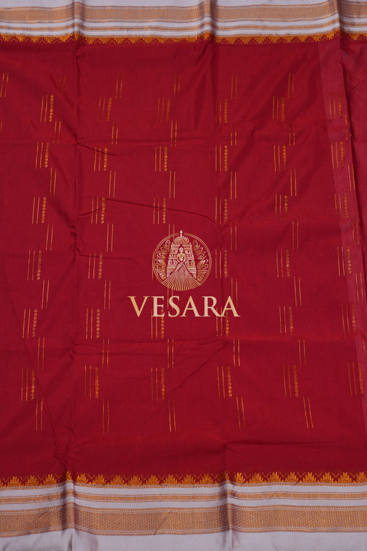 Ilkal Buttas Vibrant Red with Half White - Image 4